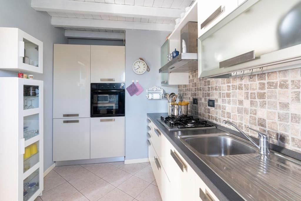 Casa Brilde, Appartamento Con Piscina Salò Exterior foto